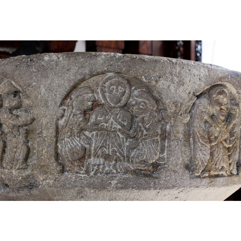 is this the Presentation at the Temple with Anna and Simon ["Anna og Simon lovpriser Jesusbarnet i templet"] as suggested in one of the sources? -- located in the ninth arch, towards the northwest side of the basin [NB: orientation is approximate]