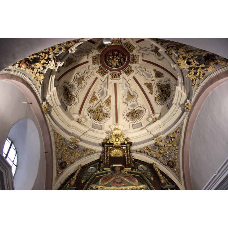 Photo caption: "Arévalo. Iglesia de San Juan. Cúpula de la capilla de la Virgen de las Angustias"