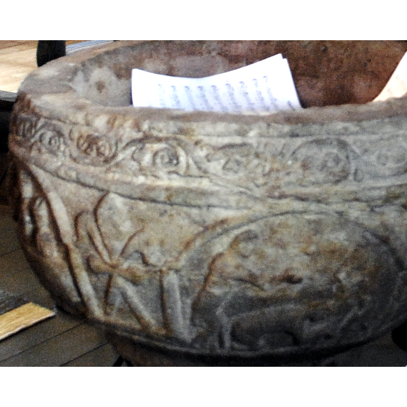 seen here to the left of the martyrdom of Stephen scene -- a large one on the side of the basin; there is no arch over it