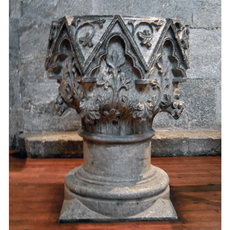 triangular arches externally with cinquefoil intrados