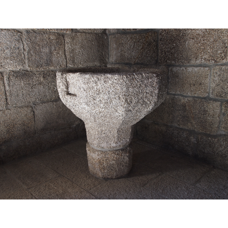 notice the indentation cut into the basin side for the old font cover locking pad