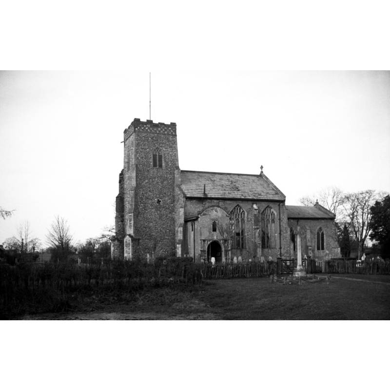 Photo caption: "15c windows to nave"