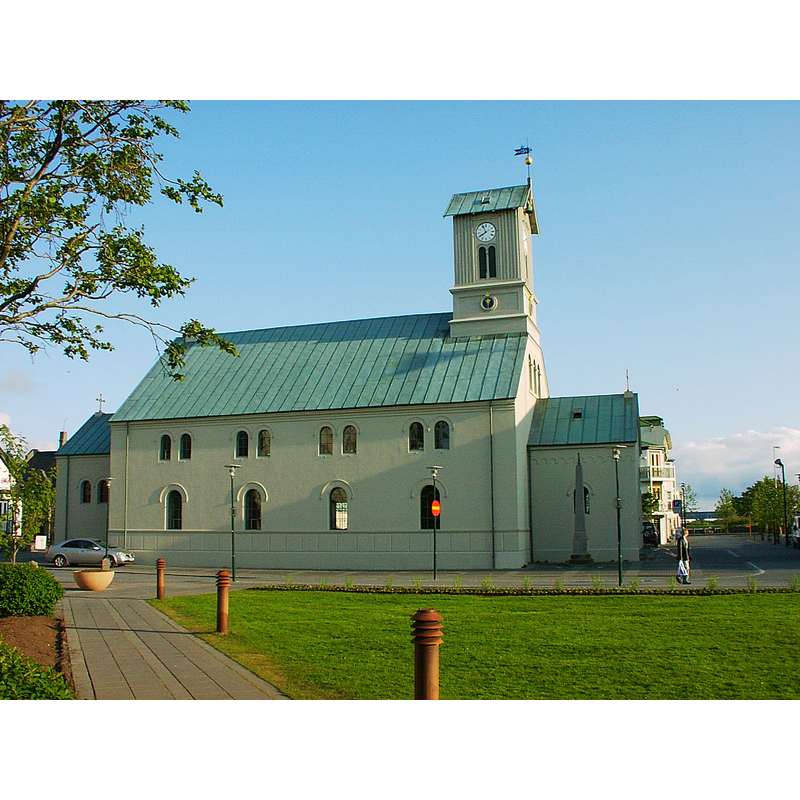 the late 18th-century building that replaced the medieval church here