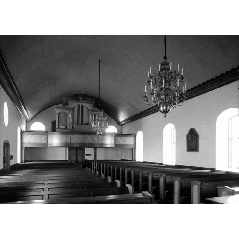 after the 1926 restoration -- Photo caption: "Interiör mot väster, i den nya kyrkan, uppförd 1926."