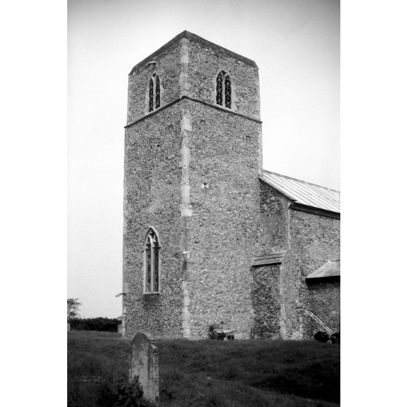 Photo caption: "Unbuttressed tower"