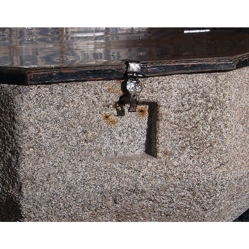 the cover lock and the hole for the missing hardware