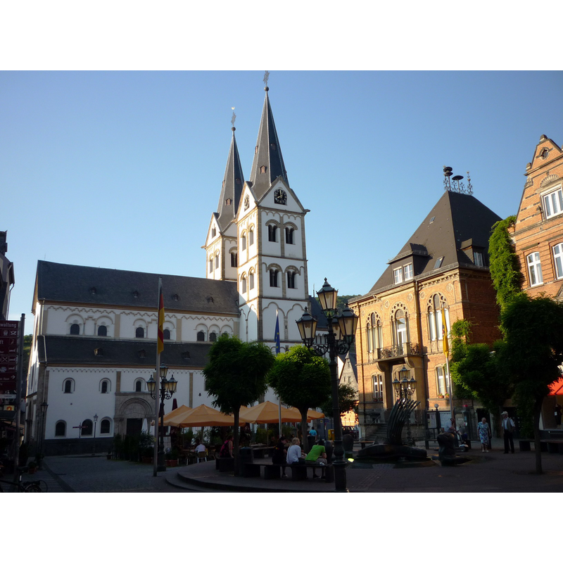 St. Severuskirche and the old Rathaus in the Marketplatz