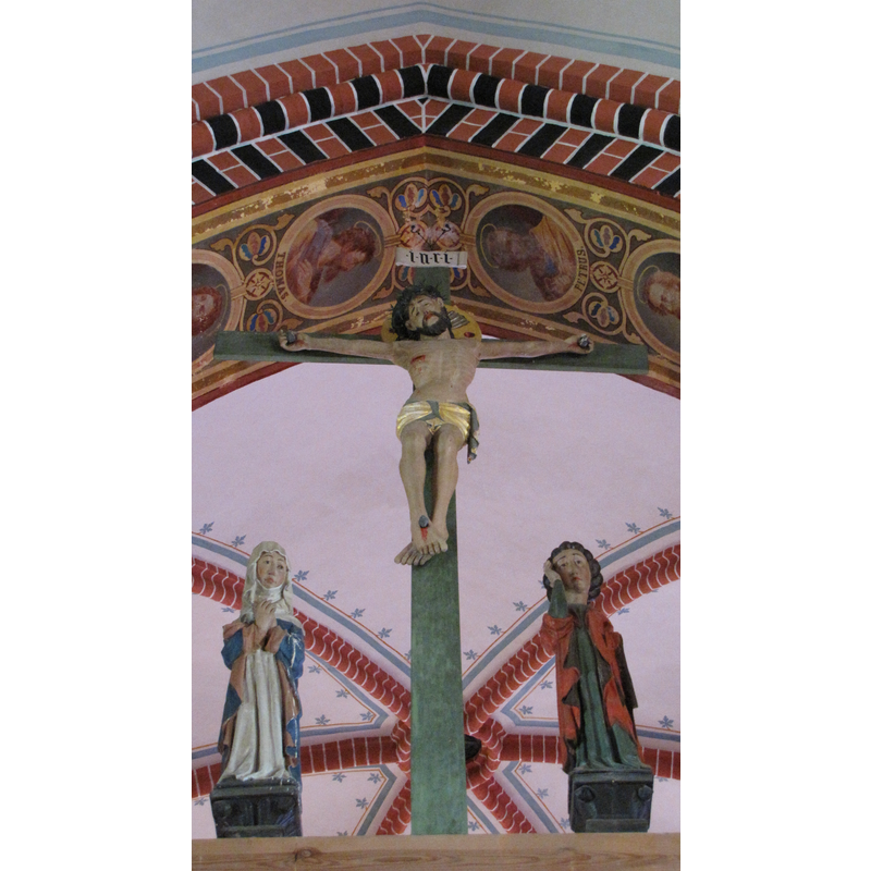 ca. 1430, originally from Weismar, recently installed here -- Photo caption: "Das gotische Triumphkreuz aus der Zeit um 1430 gehört nicht zur Altausstattung der Nikolaikirche in grevesmühlen, sondern stammt aus der Heiligen-Geist-Kirche in Wismar. Es wurde erst in jüngerer Zeit in der Nikolaikirche aufgestellt."