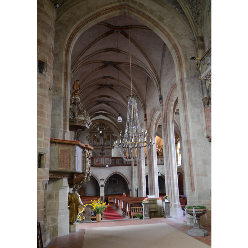 notice the modern baptismal font in the foreground, right side, roughly opposite the pulpit