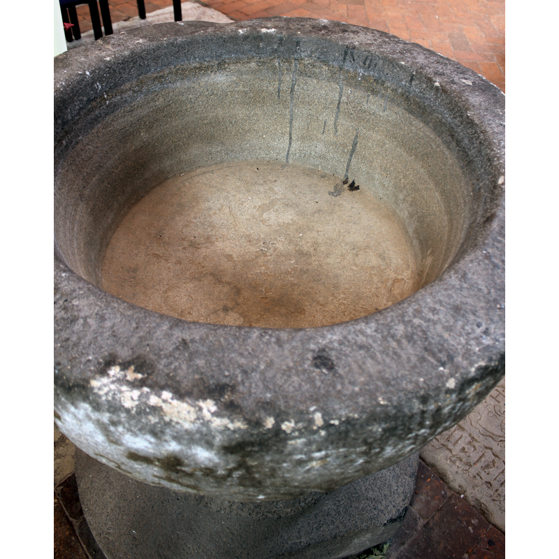 no drain; no lining