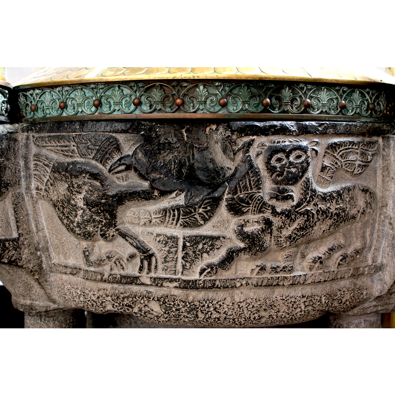 two of them on this side: John's eagle (left) and Mark's lion (right)
