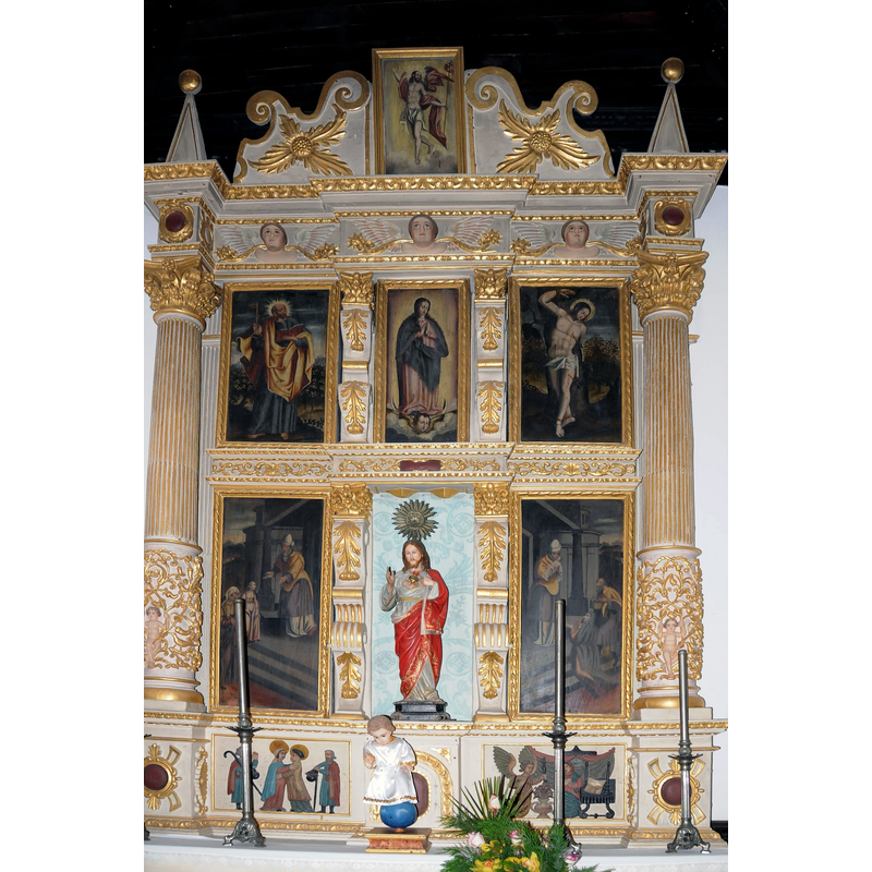 in a chapel on the north side; 16thC by António Figueiroa?