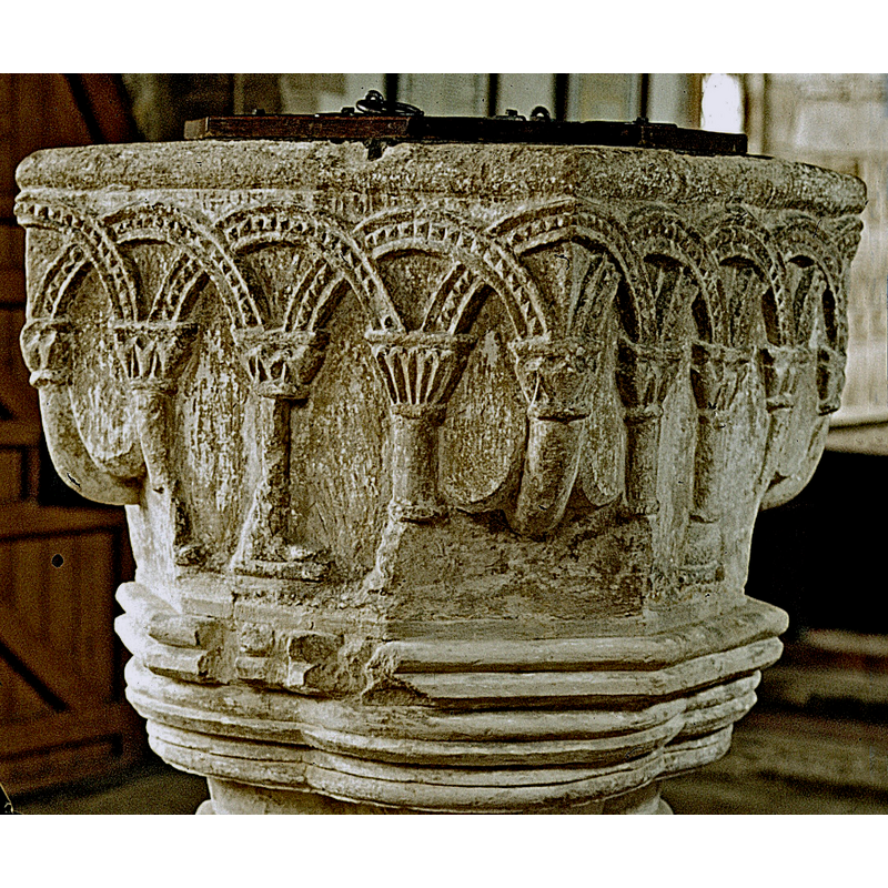 The four corner arches bend inwards half-way down the basin side