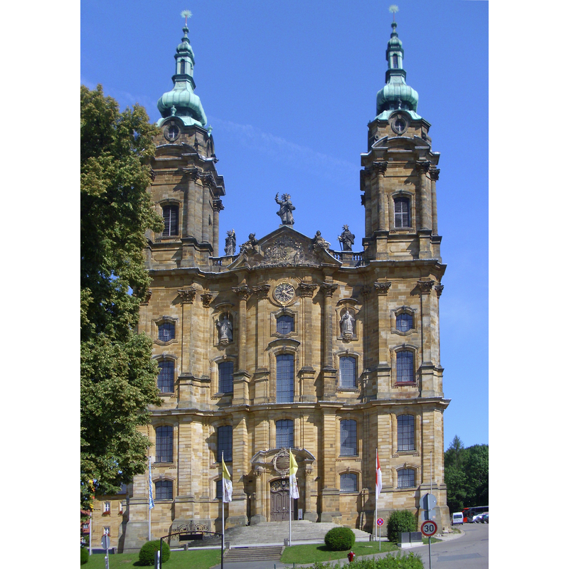 Source caption: "Die nach Westen hin ausgerichtete Doppelturmfassade im Stil des Spätbarock der Basilika Vierzehnheiligen bei Bad Staffelstein."