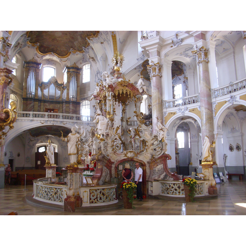 Source caption: "Innenansicht der Basilika Vierzehnheiligen bei Bad Staffelstein, welche von 1743 bis1772 durch den Architekten Balthasar Neumann im Stil des Rokoko erbaut wurde."