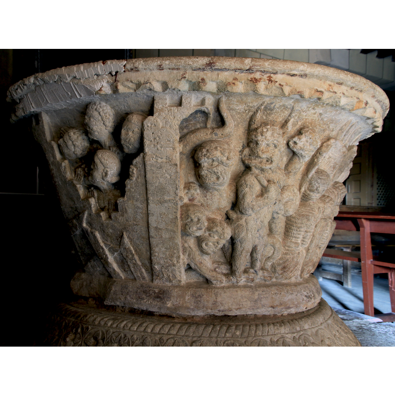 the vertical wall here separates the Devil and its evil souls, on the right, from the good soulson the left side, those who await Christ's rescue -- note also the crudely patched up damage to the upper rim area