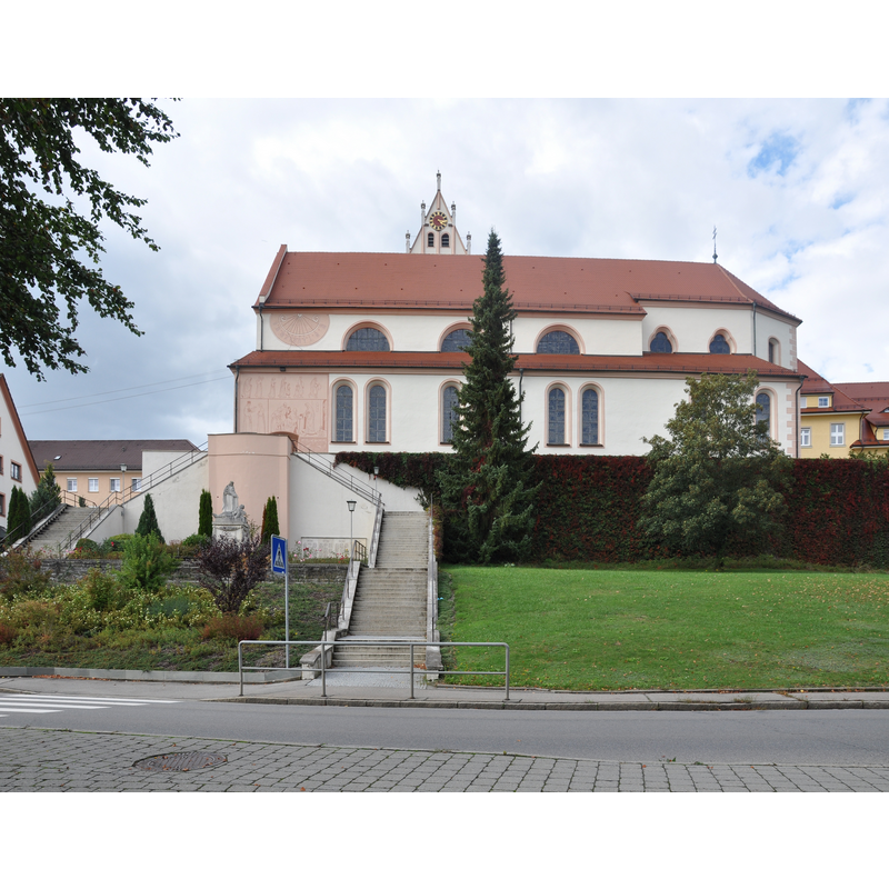 Source caption: "Bad Waldsee, Gefallenendenkmal der Pfarrgemeinde Reute und Pfarr- und Klosterkirche St. Peter und Paul"