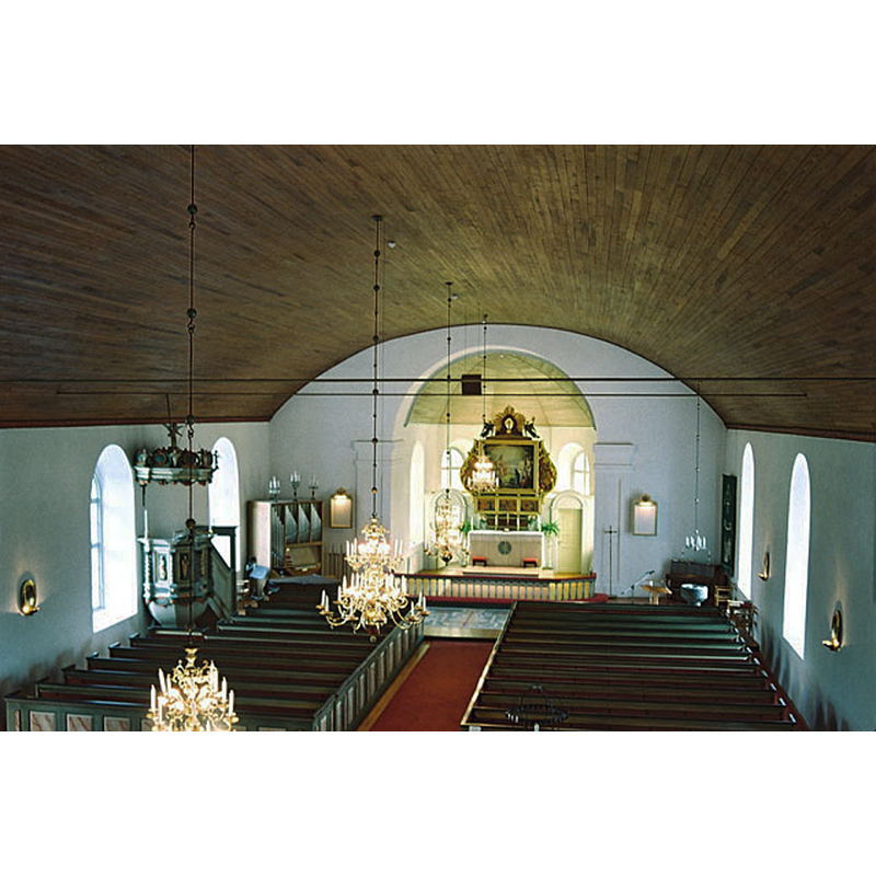 the top of the font is visible at the far [east] end, right [south] side