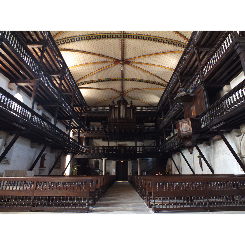 with the multi-storey gallery characteristic of the Basque churches of this area