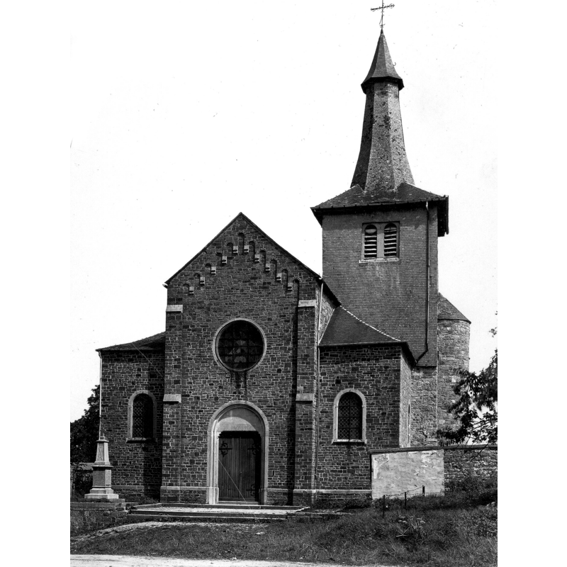 Source caption: "église fondée au XIe siècle, restaurée au XVIIIe, en 1877 et en 1958-1959."