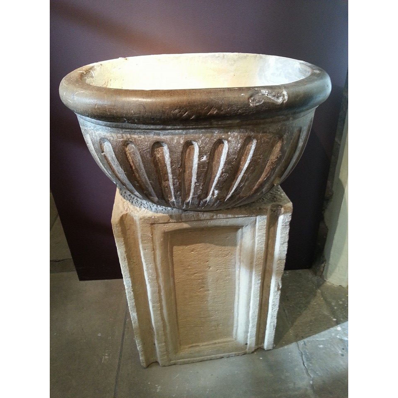 an unlisted late-date composite stoup in this church/museum