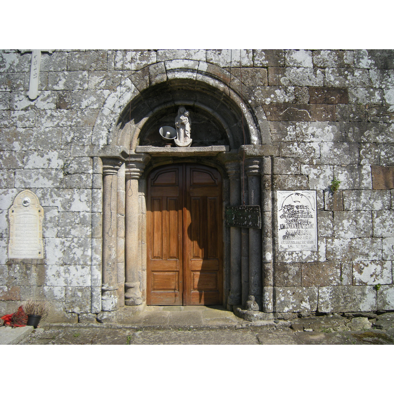 notice the strategic location of the loudspeaker, keeping the Madonna company in the tympanum