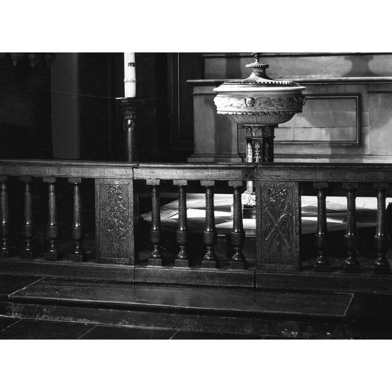 the 1820 modern font behind the 1817 communion railing