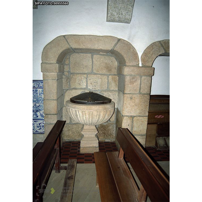 the modern font and cover in the alcove at the northeast side of the nave [NB: the interior orientation of the church has been switched, with the chancel at the west end]