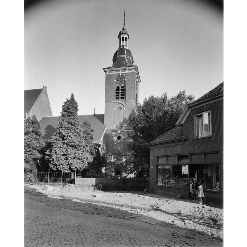 "Hervormde kerk" the church at Terborg, also known as "Sint-Joris en Barbarakerk"; the other possible -though not likely- origin of the font now in the Zutphen museum