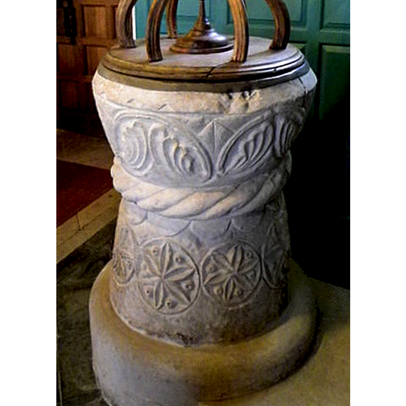 like a stylised floral or foliage motif; a triquetra?