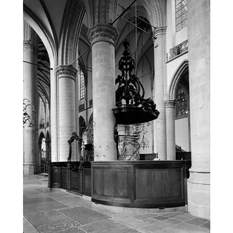 pulpit and "dooptuin"