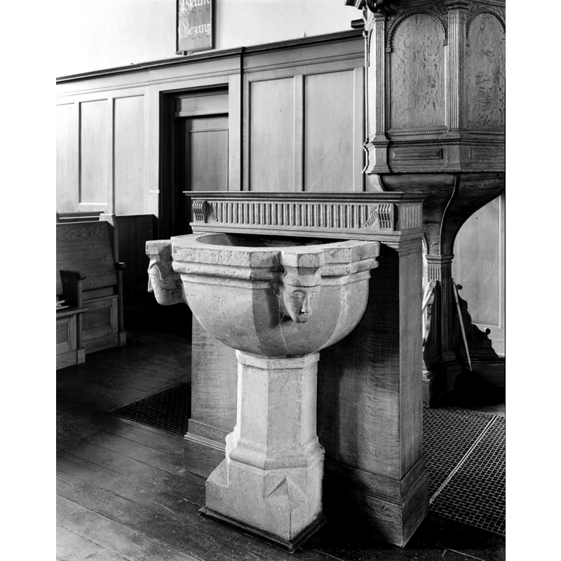[NB: photographed at the time when only half of the basin was available]