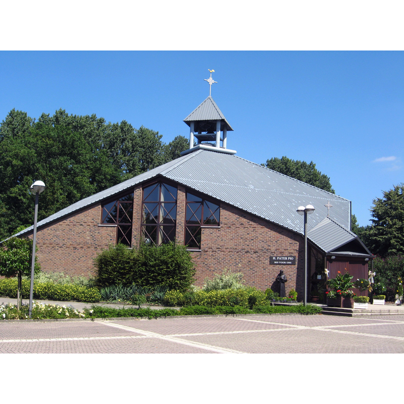 the modern Sint-Donatuskerk in Opoeteren (Dorne)