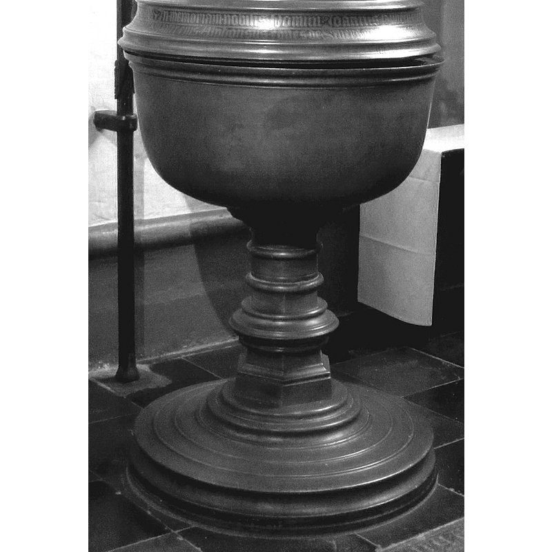 multiple mouldings on the stem
