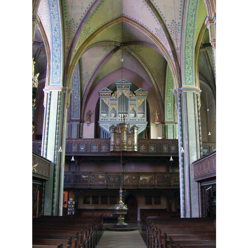 with the font and cover at the west end of the nave, centre aisle