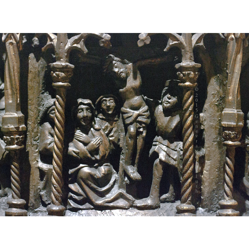 a very crowded scene with five figures in the reduced space: Christ on the cross, the Virgin Mary, probably Mary Magdalene, John the Evangelist and Stephaton, the latter standing to the right of Christ -- notice the variety of motifs and patterns on the colimns and arch-heads