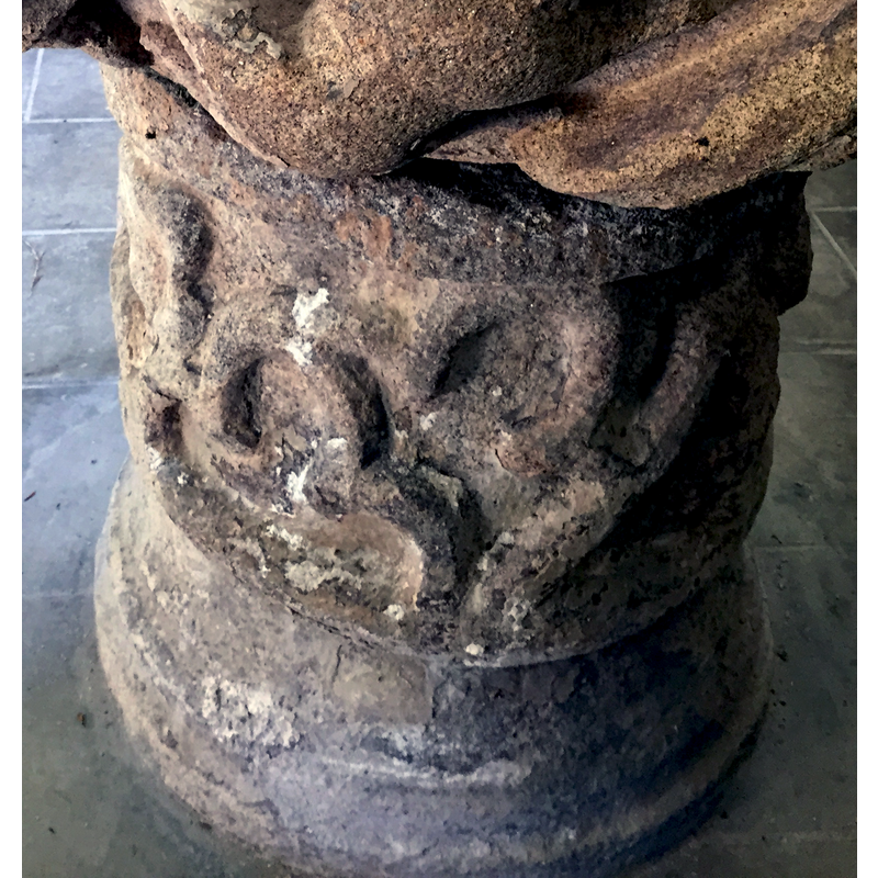 is the curved motif in the spandrel meant to be a snake, perhaps?
