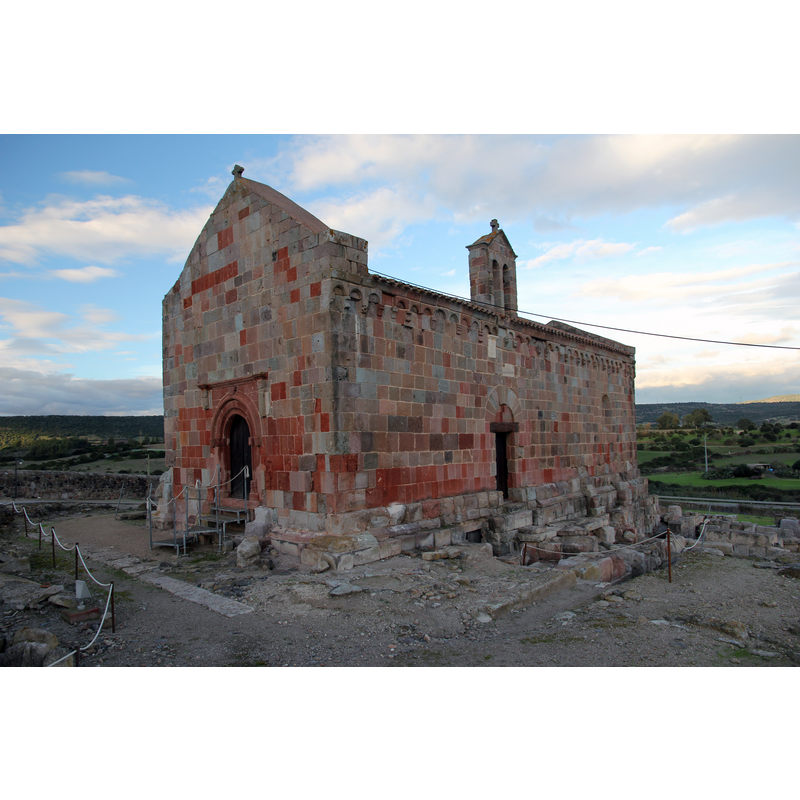 the excavation around the sides of the medieval church corresponds to the earlier, 7thC church here