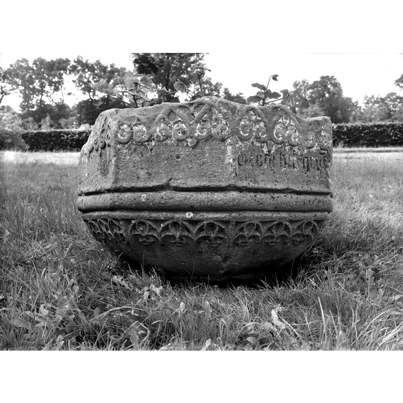 in 1936, as displayed in a Veenhuizen field (?) -- the font, which had been offered to the church in Onstwedde in 1950, would eventually be accepted back in Onstwedde and restored to Sint-Nicolaaskerk in 1989