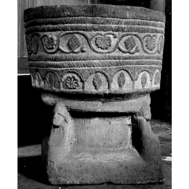 round arches on very short columns