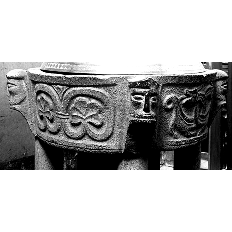 one of two basin sides with this theme; in a regardant pose, as if about to bite their own tails