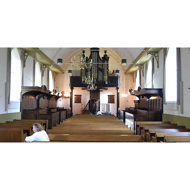 as expected in a Nederlands Hervormde Kerk, the font is very close to the pulpit