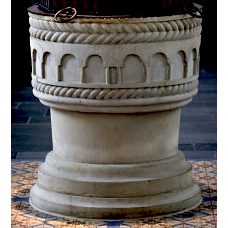 notice the two columns in the central arches