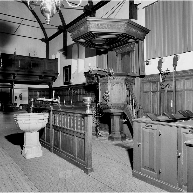 the font near the pulpit and 'doophek' [baptistery screen], as is customary in the Nederlands Hervormde Kerk