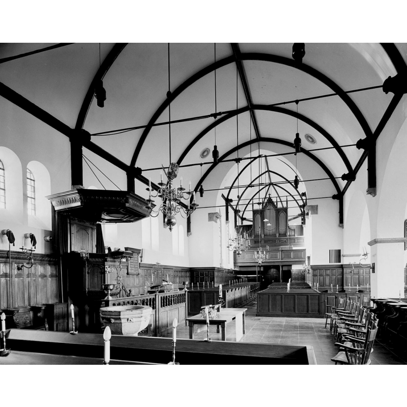 the font in the foreground, left [south] side