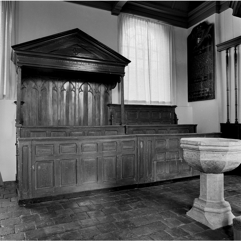 the font in the nave, by the 'herenbank'