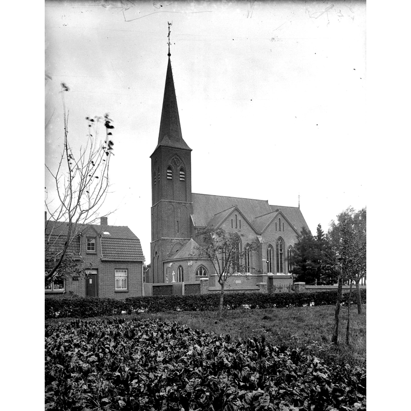 the old church in 1926; it would be badly damaged in 1944, WWII