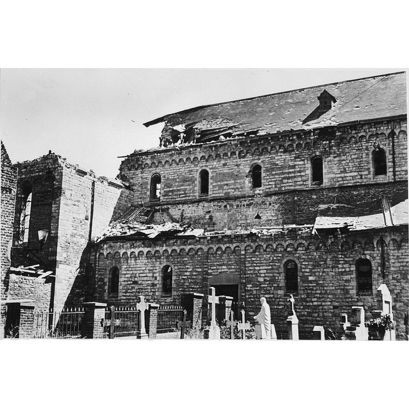 the war-damaged basilica in 1945