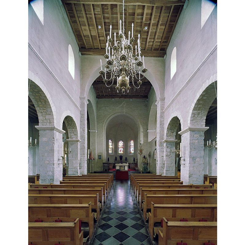Source caption: "Rooms-Katholieke Basiliek Heiligen Wiro, Plechelmus En Otgerus: Interieur, overzicht van de kerkzaal (opmerking: Gefotografeerd voor Bouwen in Nederland 600-2000 (2007))"