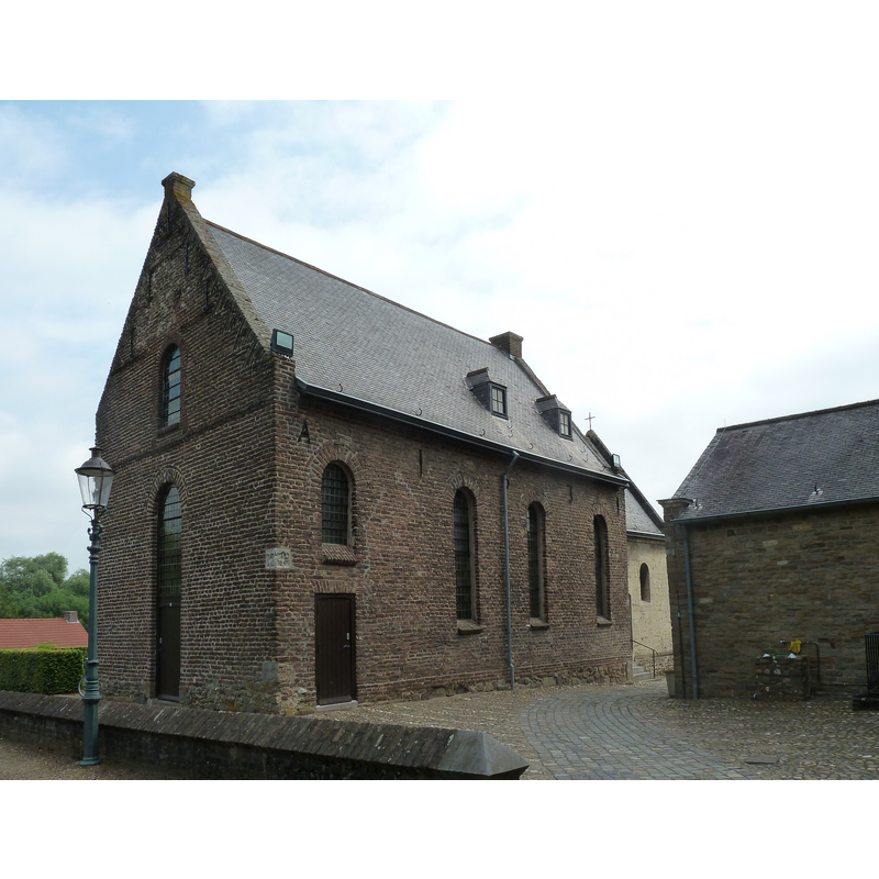 the 10thC chapel, Rooms-Katholieke.O.L.-Vrouwekapel (Kerkplein 12), which was the original parish church here